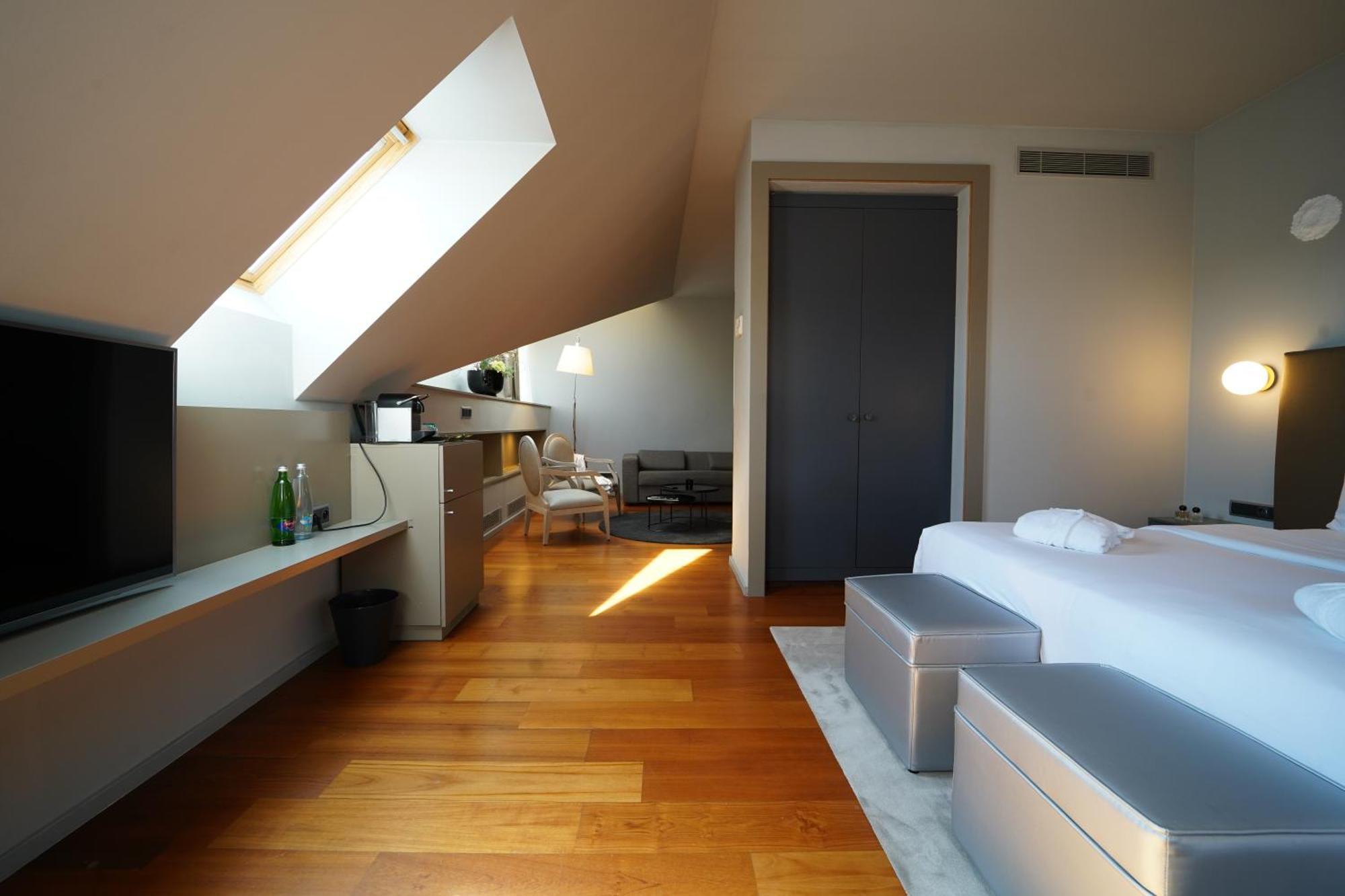 987 Design Prague Hotel Exterior photo